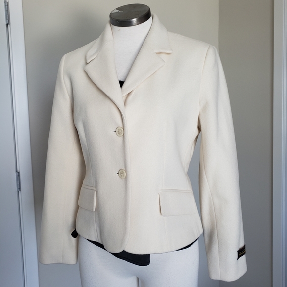 White Wool Jacket by "Harve Benard" - Picture 2 of 5